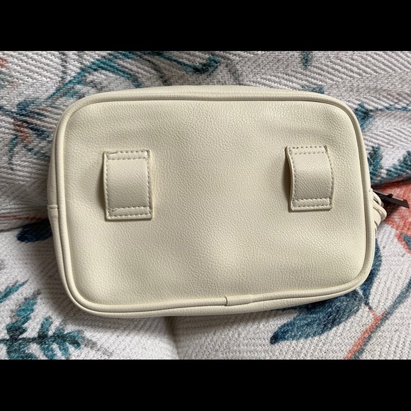 White Medium Handbag/Fanny pack - Picture 6 of 13